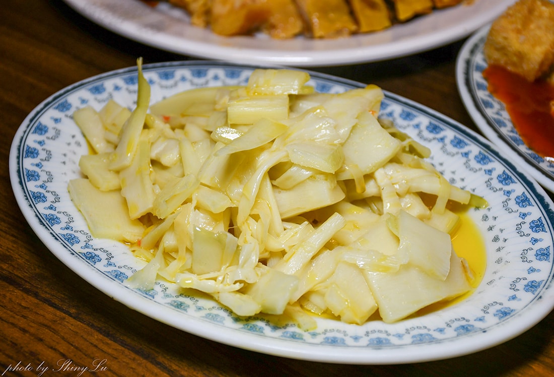 石碇老街美食│福寶飲食店│70年老店│閹雞有夠嫩