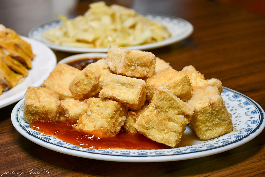 石碇老街美食│福寶飲食店│70年老店│閹雞有夠嫩