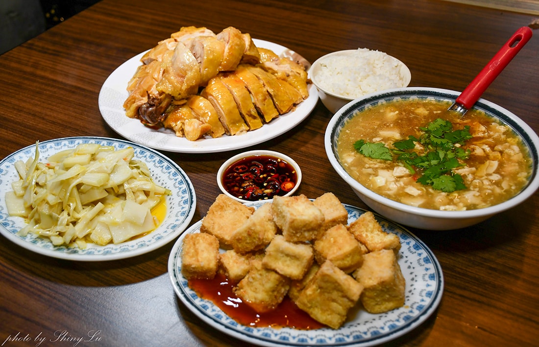 石碇老街美食│福寶飲食店│70年老店│閹雞有夠嫩