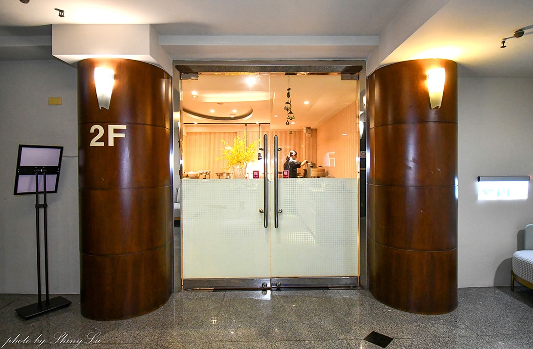 老飯店全面翻新【禾康商旅】客房超大採光棒!還有自助式早餐吃到飽,台中北屯住宿推薦 - 第25張圖 老飯店全面翻新【禾康商旅】客房超大採光棒!還有自助式早餐吃到飽,台中北屯住宿推薦