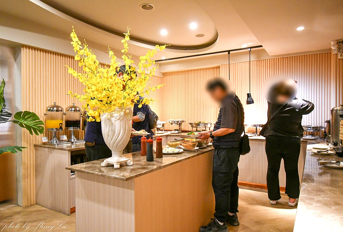 老飯店全面翻新【禾康商旅】客房超大採光棒!還有自助式早餐吃到飽,台中北屯住宿推薦 - 第28張圖 老飯店全面翻新【禾康商旅】客房超大採光棒!還有自助式早餐吃到飽,台中北屯住宿推薦