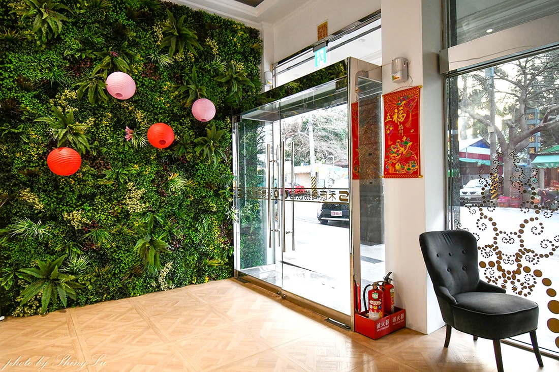 老飯店全面翻新【禾康商旅】客房超大採光棒!還有自助式早餐吃到飽,台中北屯住宿推薦 - 第7張圖 老飯店全面翻新【禾康商旅】客房超大採光棒!還有自助式早餐吃到飽,台中北屯住宿推薦