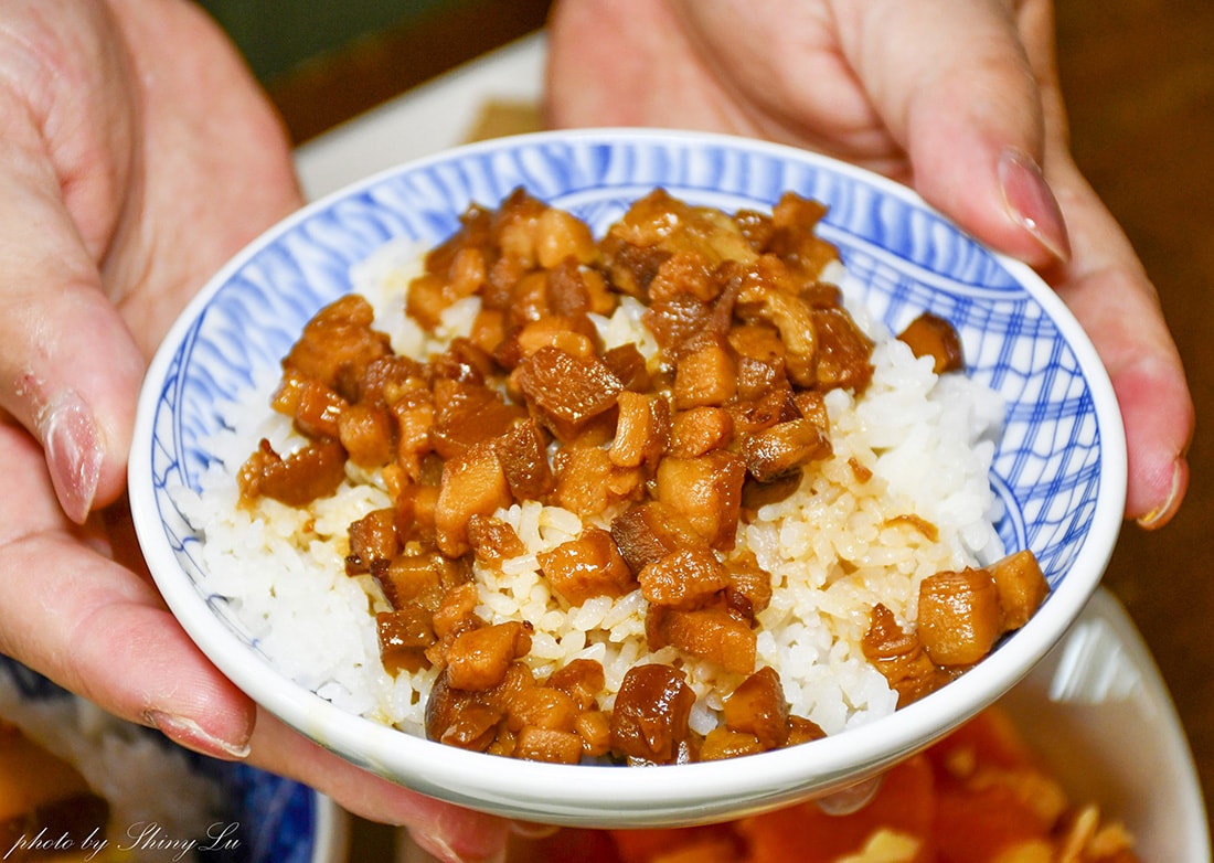 燥神│隱身巷弄內老宅美食│必吃東坡肉│高雄鳳山肉燥飯推薦