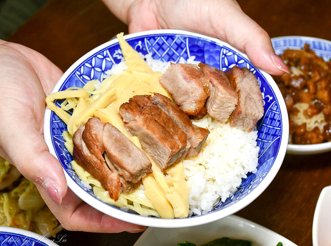 燥神│隱身巷弄內老宅美食│必吃東坡肉│高雄鳳山肉燥飯推薦