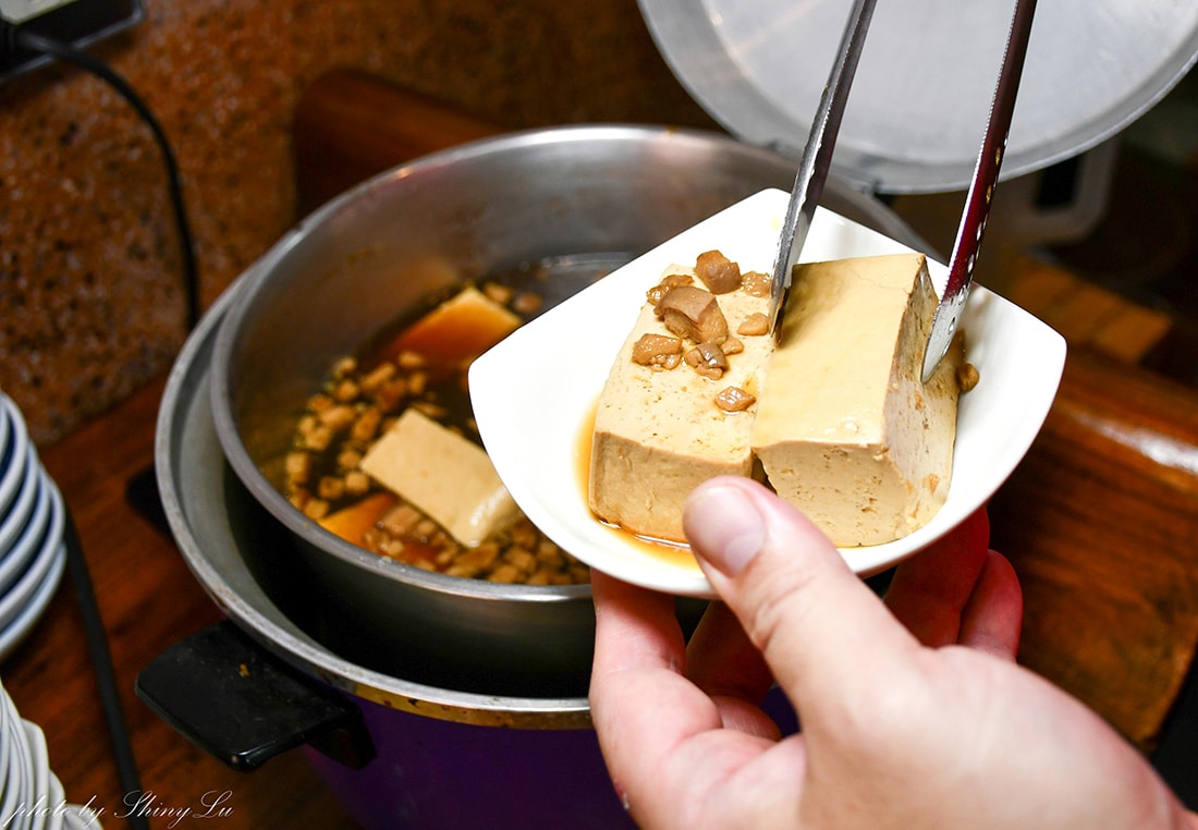 燥神│隱身巷弄內老宅美食│必吃東坡肉│高雄鳳山肉燥飯推薦