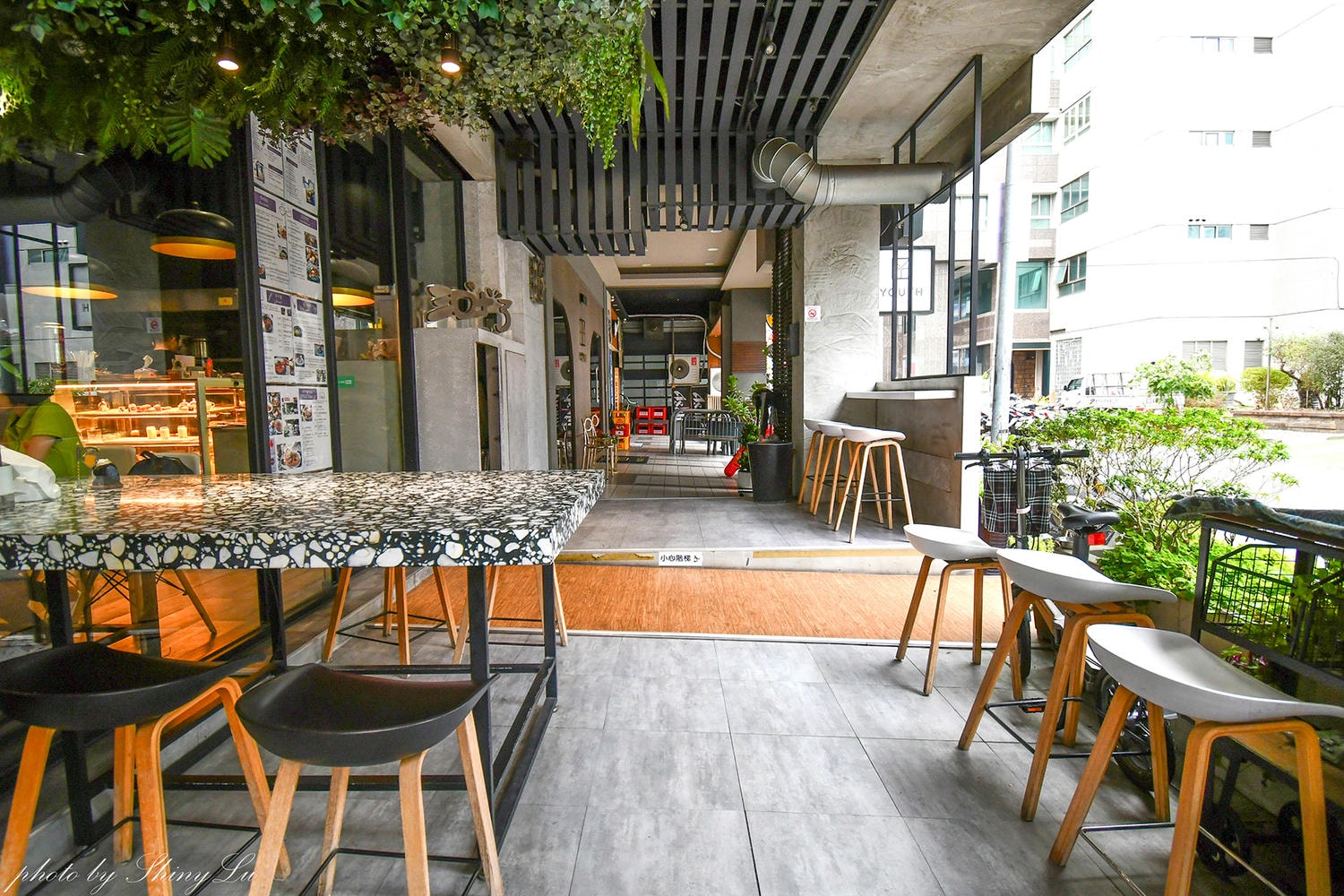 台中網美早午餐推薦｜三口ㄜˋ了（勤美店）法鬥餐廳完整介紹