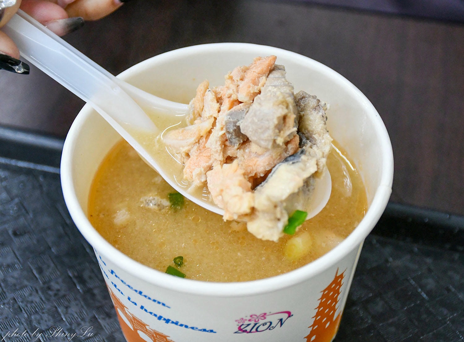 半夜吃生魚片！朱添鮮魚號│營業到凌晨四點│基隆深夜美食