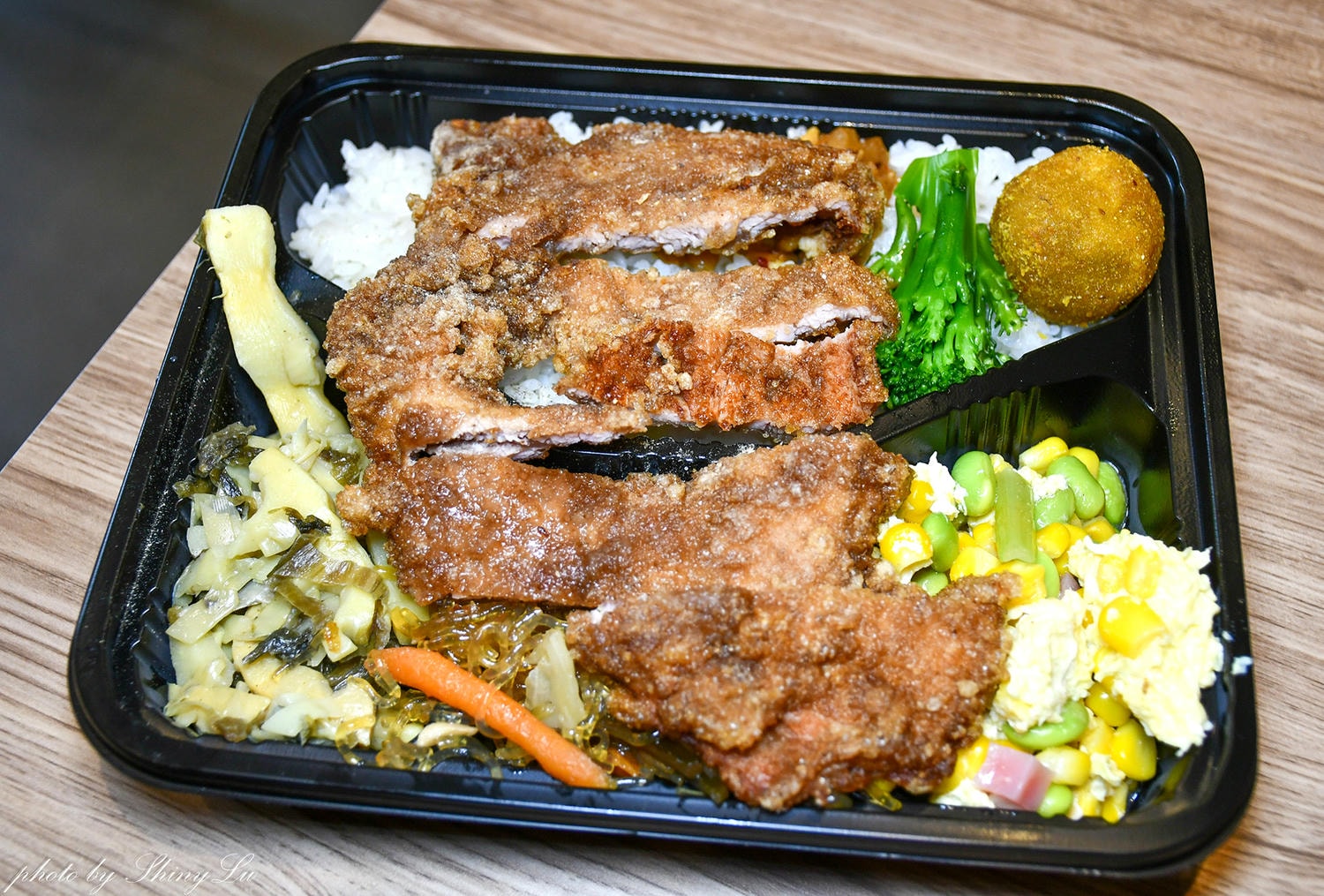 築田便當好吃嗎？鄰近林口長庚│炸排骨的油味很重