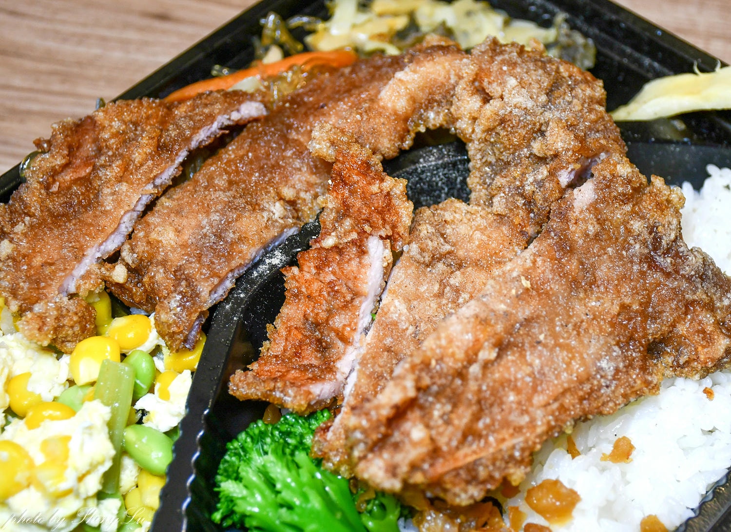 築田便當好吃嗎？鄰近林口長庚│炸排骨的油味很重