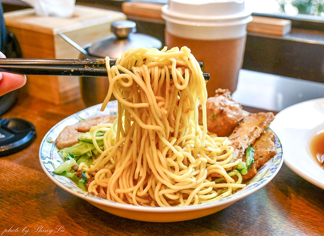 牛角坡早餐店│早餐炒麵創始店│1995年創立的林口早餐炒麵創始店