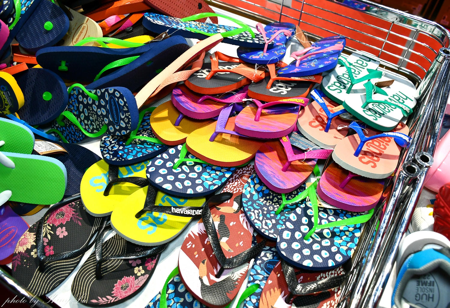 家樂福內湖店【Nike運動鞋特賣】FILA 及 MIZUNO/Adidas零碼出清第二雙10元，指定款二雙3000