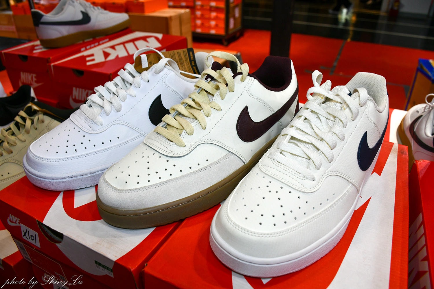 家樂福內湖店【Nike運動鞋特賣】FILA 及 MIZUNO/Adidas零碼出清第二雙10元，指定款二雙3000
