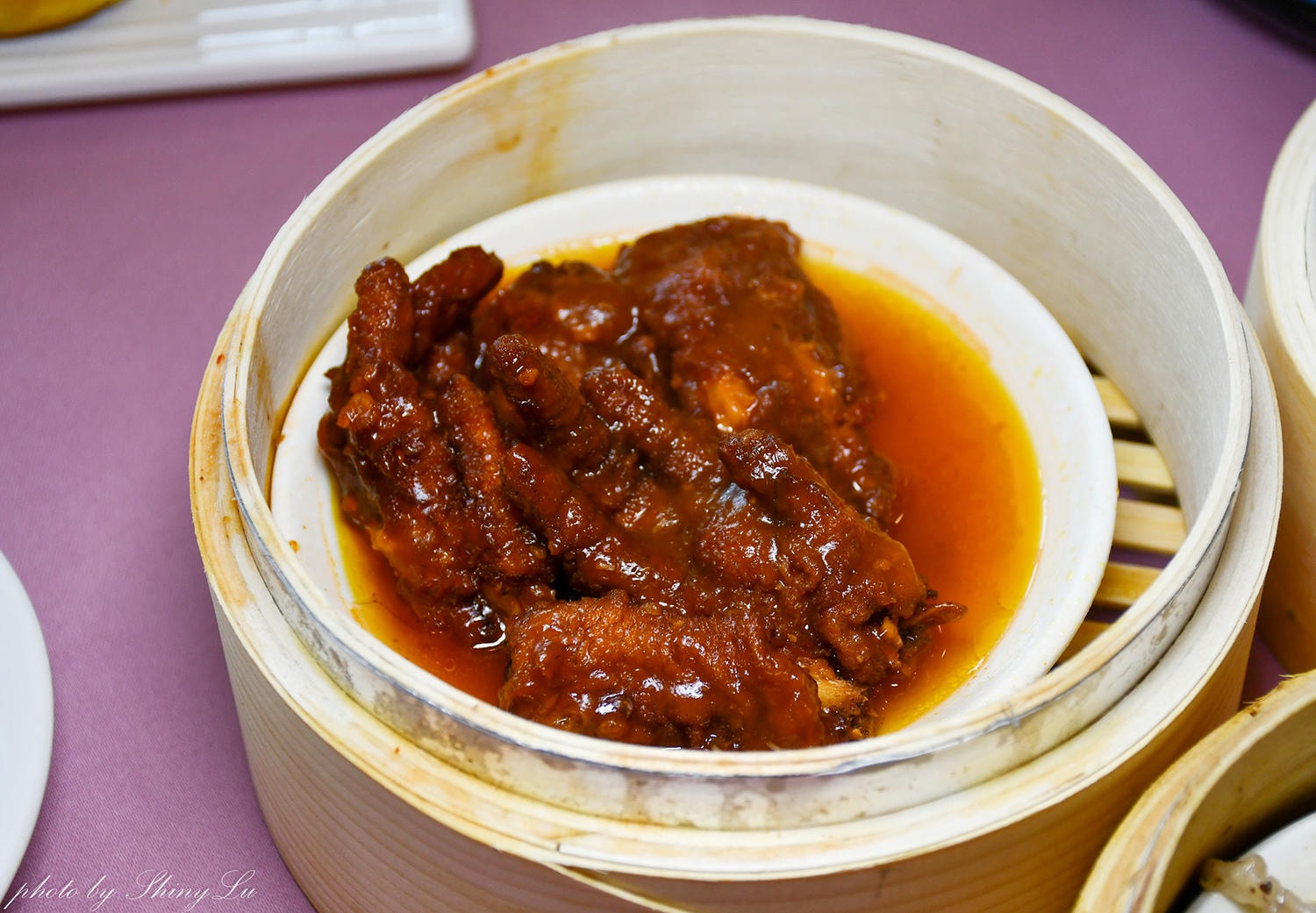 青青格麗絲│港點百匯，脆皮雞火焰秀超酷！739元起/超過60道港點熱炒隨你吃，桃園港式飲茶吃到飽推薦