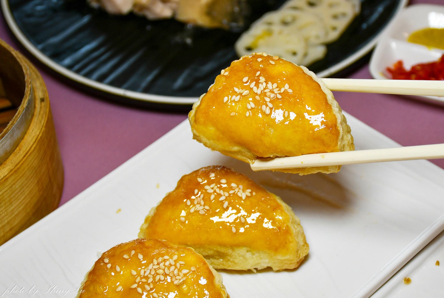 青青格麗絲│港點百匯，脆皮雞火焰秀超酷！739元起/超過60道港點熱炒隨你吃，桃園港式飲茶吃到飽推薦