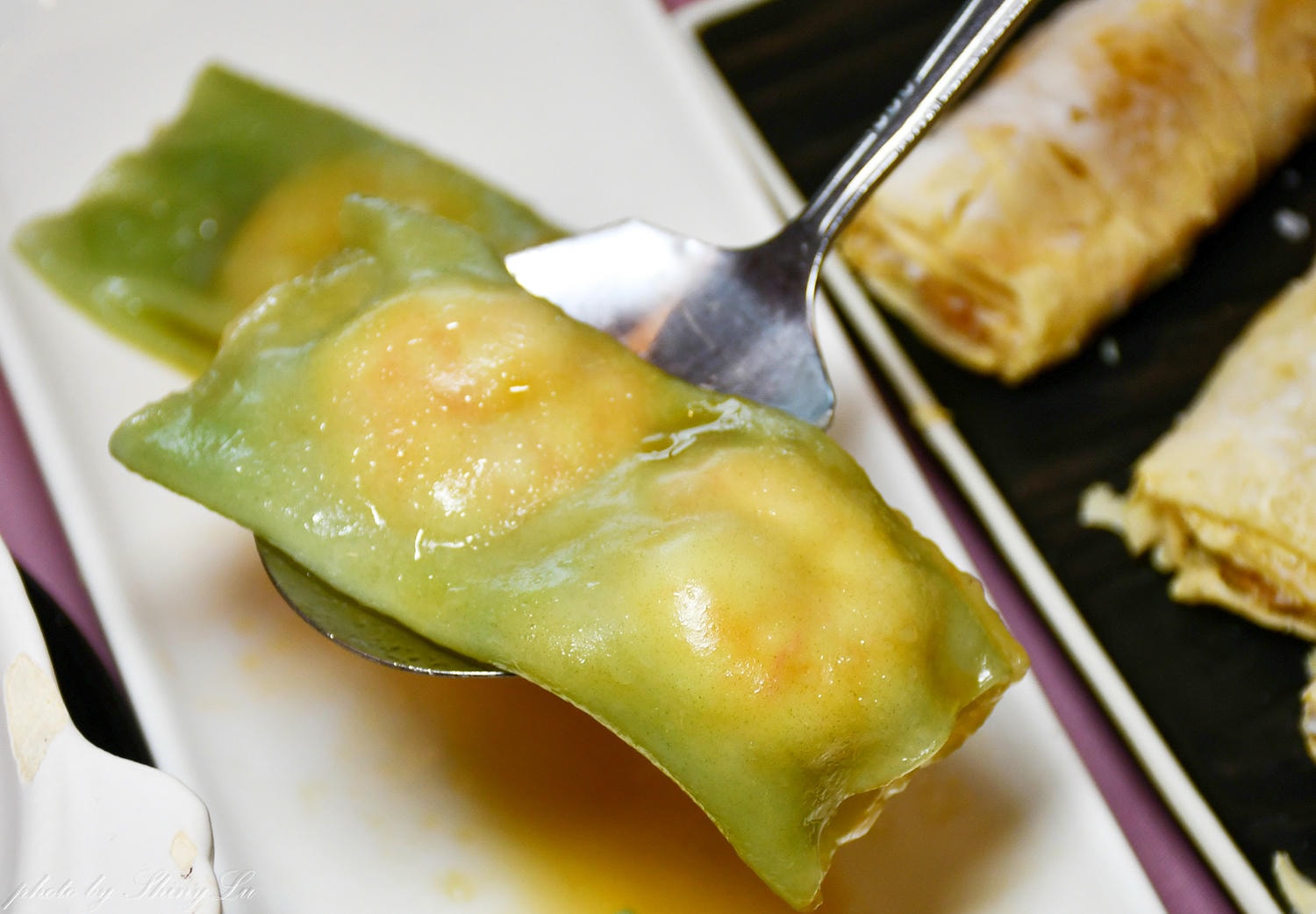青青格麗絲│港點百匯，脆皮雞火焰秀超酷！739元起/超過60道港點熱炒隨你吃，桃園港式飲茶吃到飽推薦