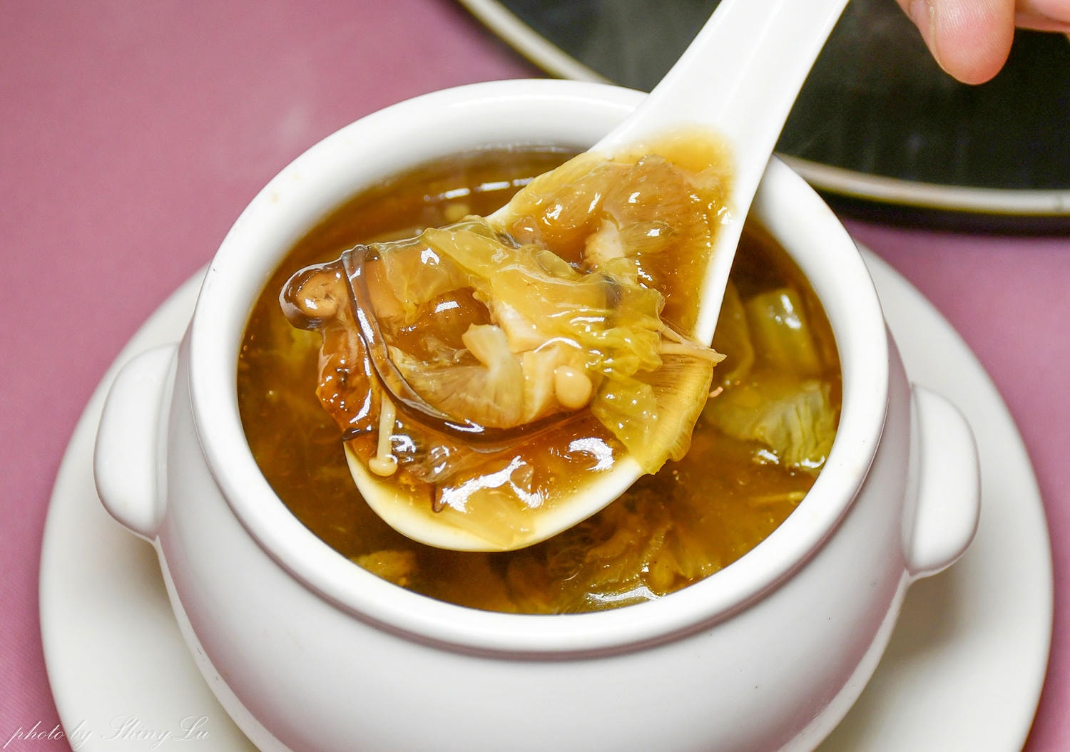 青青格麗絲│港點百匯，脆皮雞火焰秀超酷！739元起/超過60道港點熱炒隨你吃，桃園港式飲茶吃到飽推薦