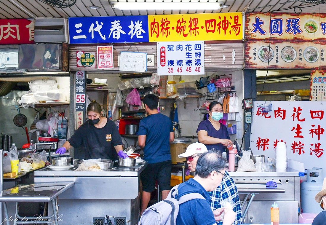 60年三代春捲│高雄美麗島60年老店│菜多到快滿出來了