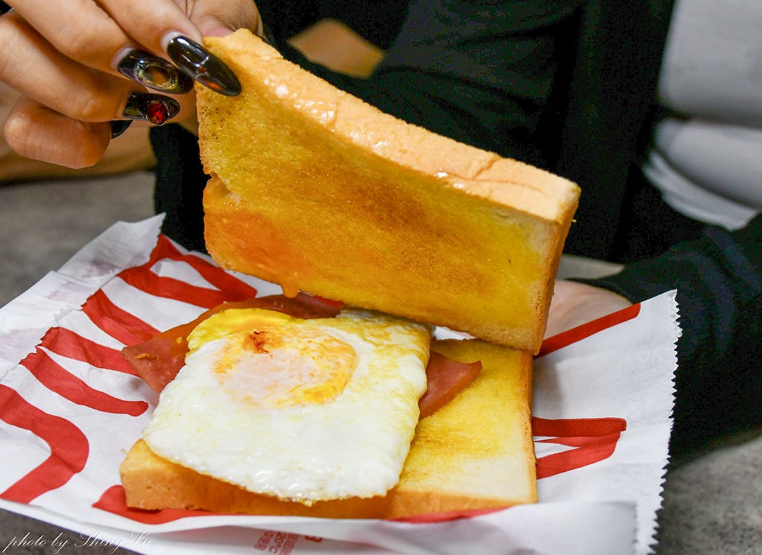 24小時營業│高雄老江紅茶牛奶南台總店│70年老店的好吃火腿蛋土司 - 第10張圖 24小時營業│高雄老江紅茶牛奶南台總店│70年老店的好吃火腿蛋土司