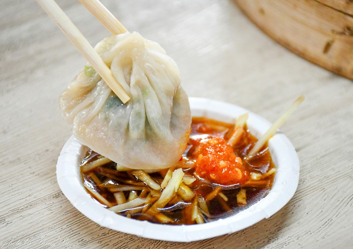 鑫品湯包│宜蘭員山必吃美食│湯汁直接爆出來