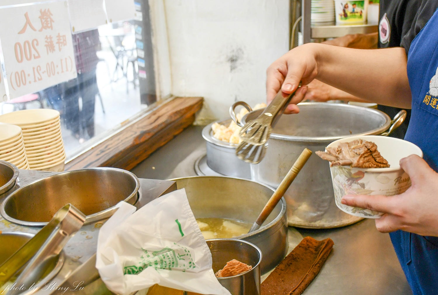 來萬華必吃！原汁排骨湯和平本舖，熟客直接點「一套」飽足一餐