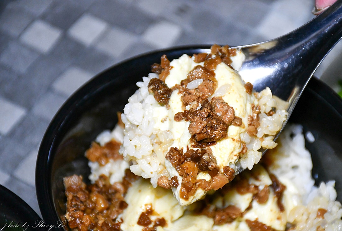 一週只開四天【芳味│蒸蛋滷肉飯】北屯巷弄美食推薦