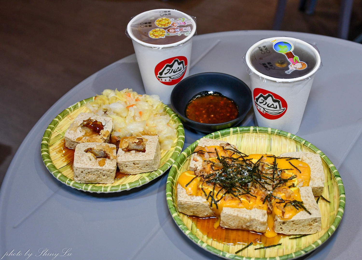 梅花湖小吃推薦│刀山臭豆腐│還可以下油鍋拍照打卡