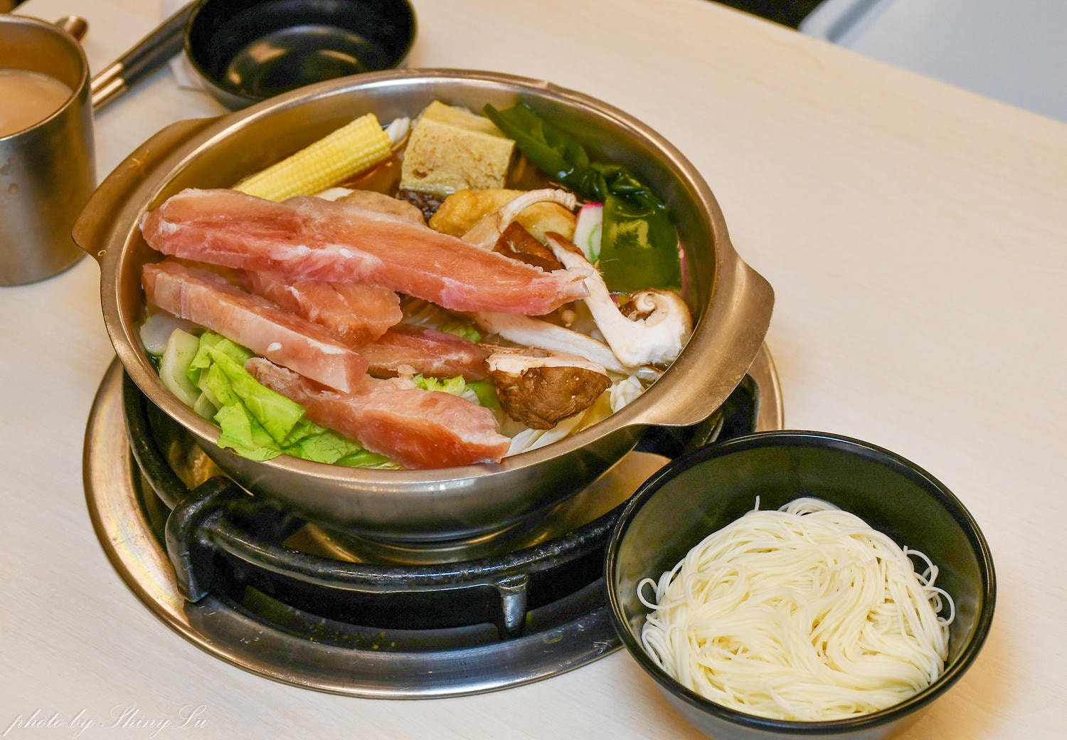 【拾鍋殿小火鍋-湖口店】用料不馬虎，白飯王子麵等自助吧無限吃，湖口小火鍋推薦