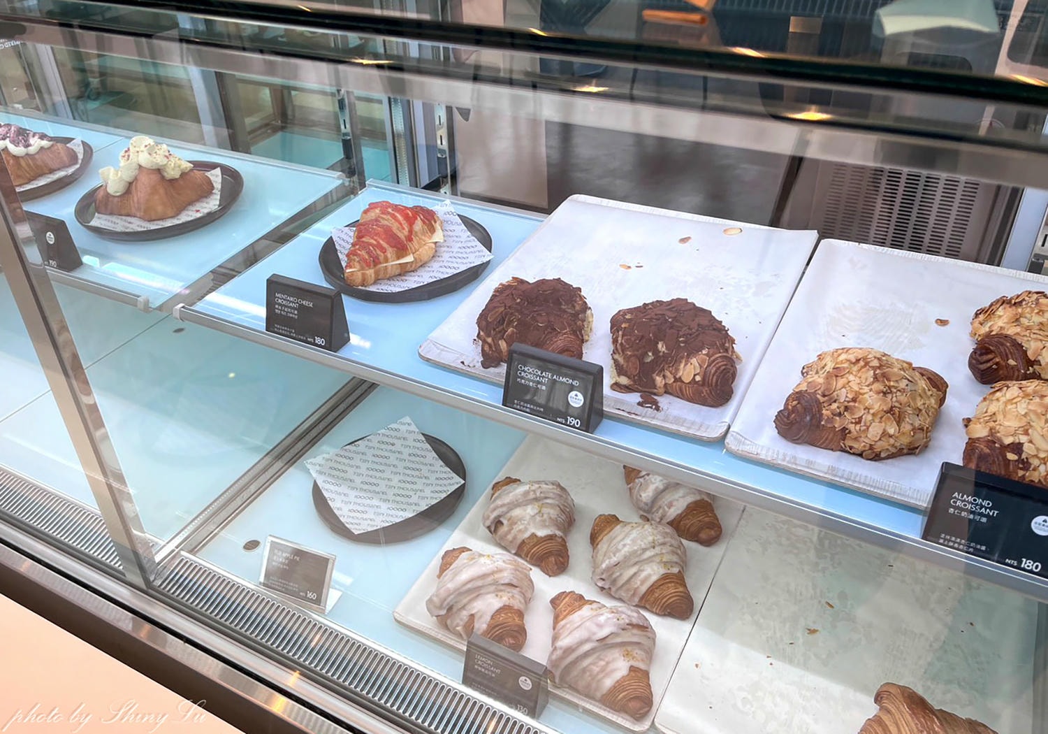 TEN THOUSAND林口長庚店│紐約TOP7精品咖啡│純白極簡風有插座 - 第11張圖 TEN THOUSAND林口長庚店│紐約TOP7精品咖啡│純白極簡風有插座