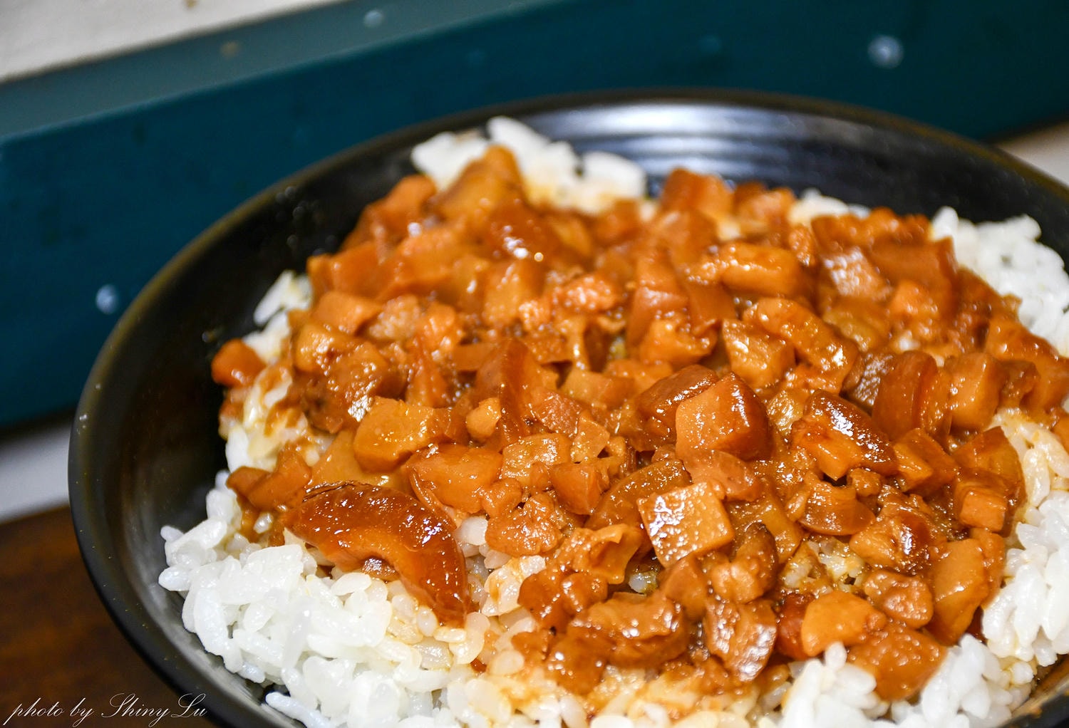 金仙魯肉飯（林口三井店）金招牌必點，有排骨跟蝦捲