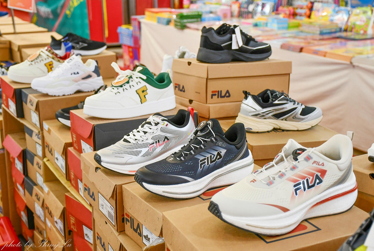 2026年度最強!台南Nike運動鞋特賣!FILA、Mizuno羽排鞋第二雙10元,零碼童鞋990,指定鞋款任選兩雙3000元 - 第14張圖 2026年度最強!台南Nike運動鞋特賣!FILA、Mizuno羽排鞋第二雙10元,零碼童鞋990,指定鞋款任選兩雙3000元