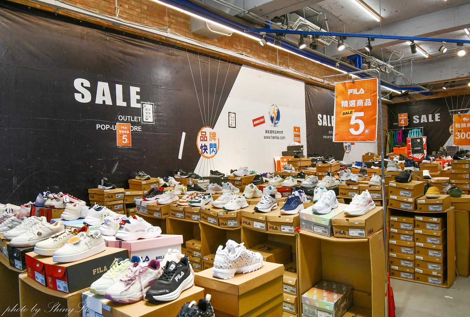 鞋控集合！忠孝敦化站Nike年度特賣開跑！二雙3000元起，FILA只要五折