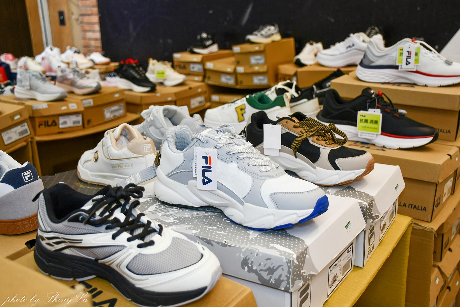 鞋控集合！忠孝敦化站Nike年度特賣開跑！二雙3000元起，FILA只要五折