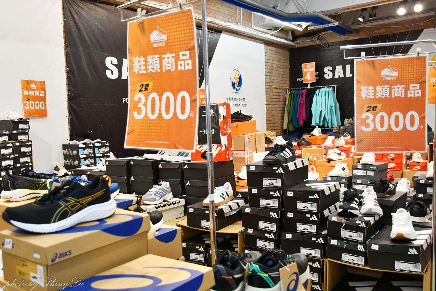 鞋控集合！忠孝敦化站Nike年度特賣開跑！二雙3000元起，FILA只要五折