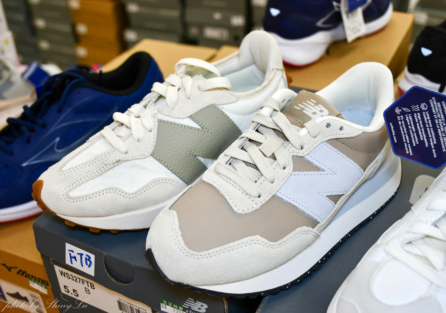 哈拉影城B1運動鞋特賣│Nike990元起！童鞋及零碼出清不用千元買得到，FILA五折，新款任選二雙九折