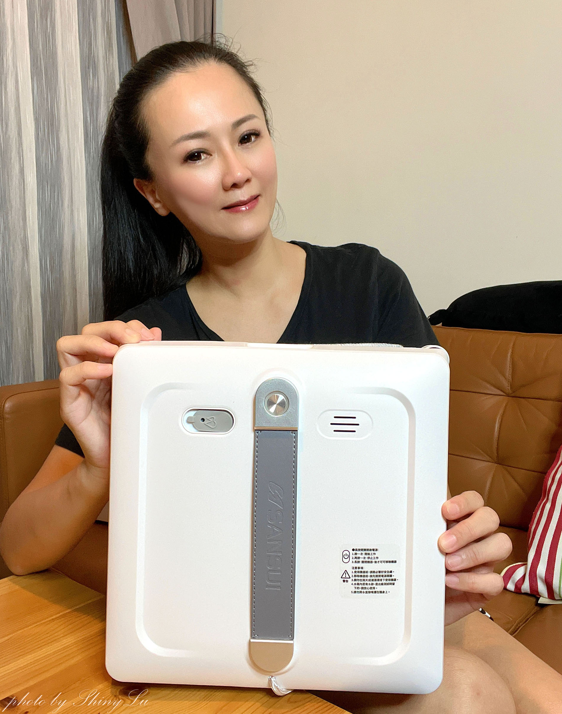 擦窗機器人實測推薦│SANSUI山水 淨兵衛雙滾刷擦窗機器人評價開箱│智慧自動洗窗機推薦