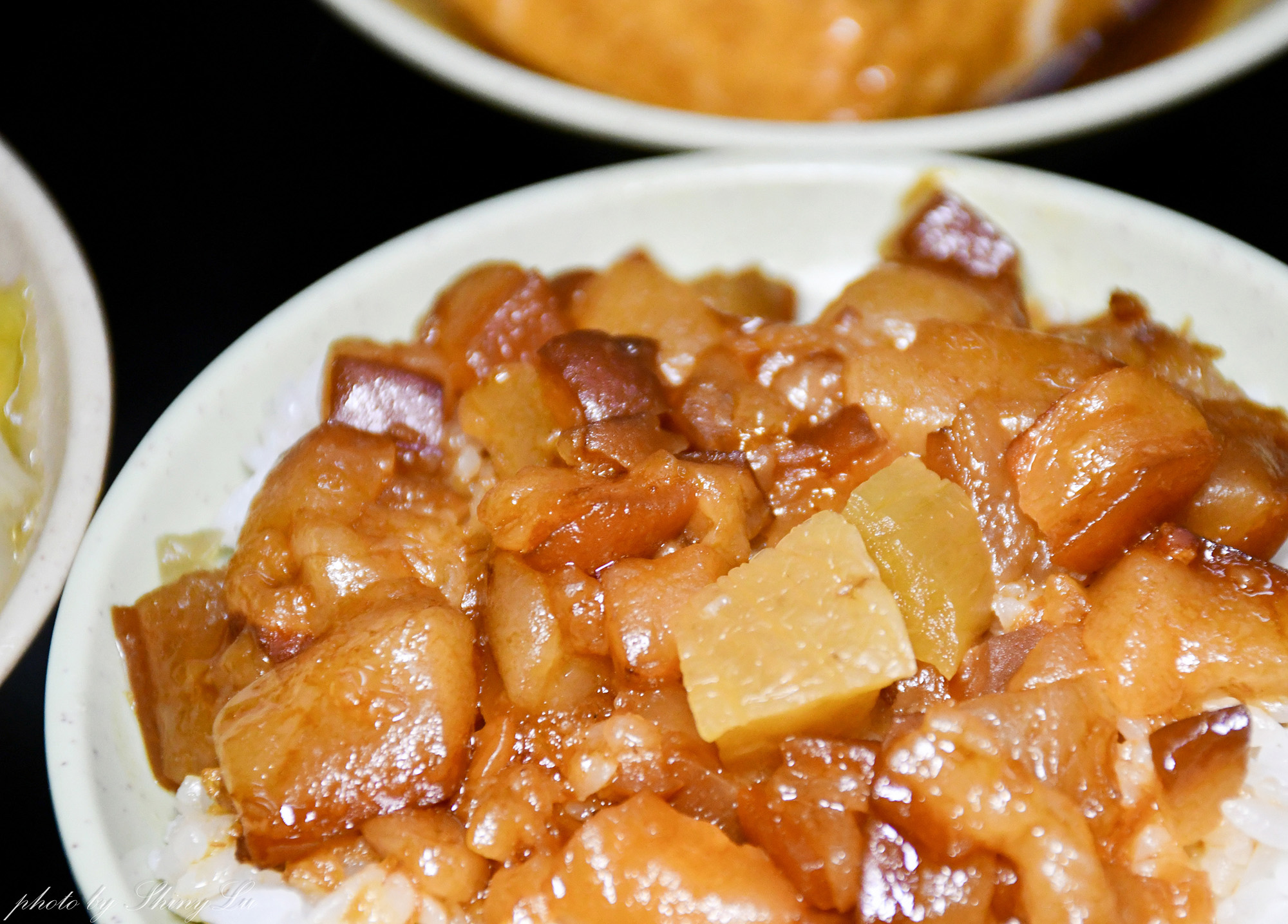 三重排隊美食│今大魯肉飯│扒菜排骨湯勝過魯肉飯