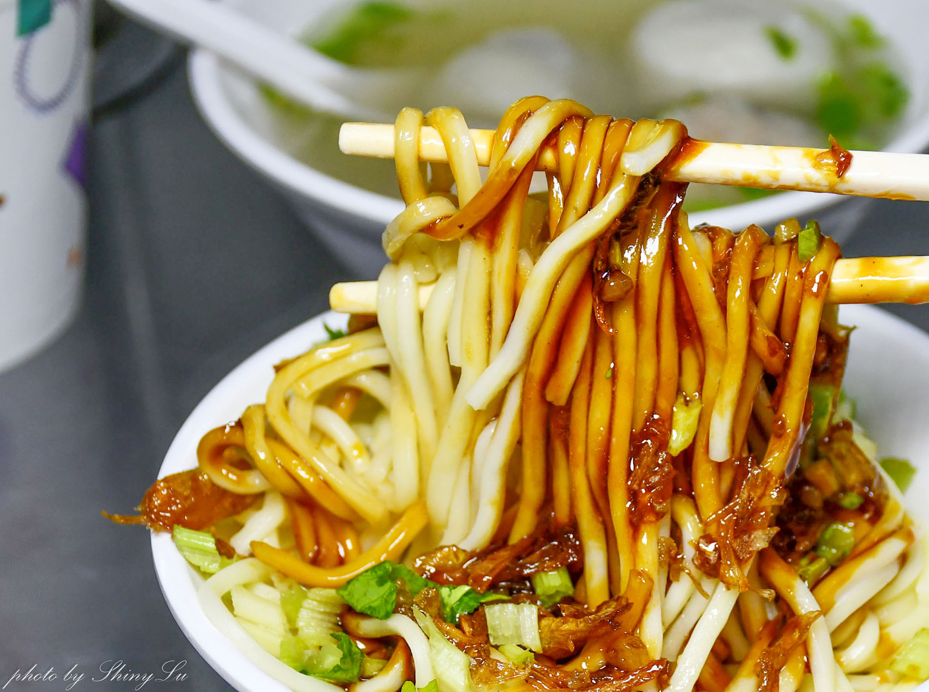 佳興魚丸店│大稻埕70年老店│爆漿魚丸口感超Ｑ│大橋頭站美食