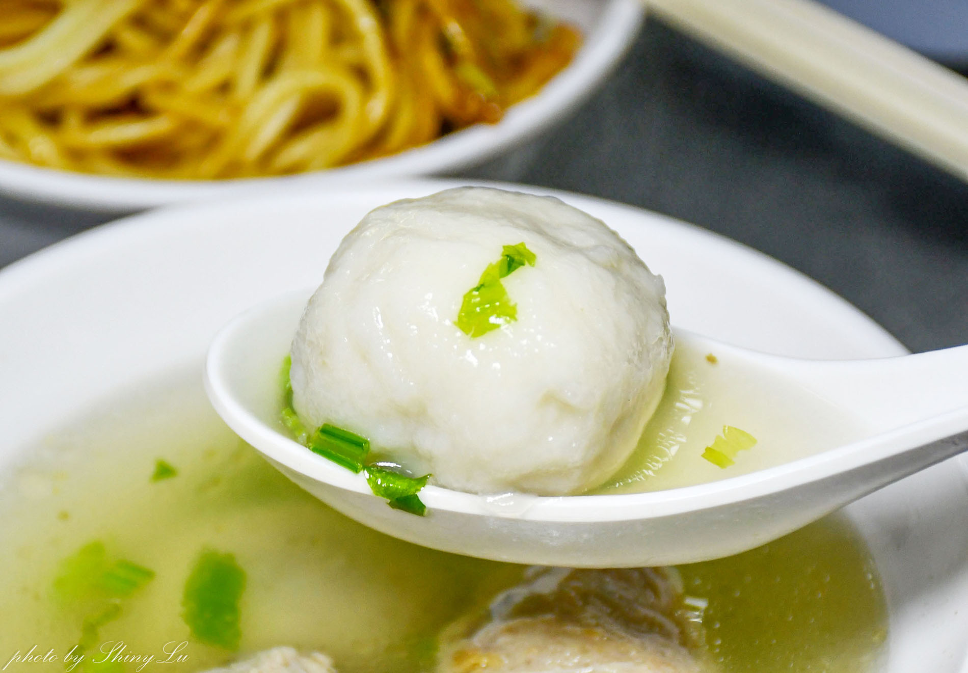 佳興魚丸店│大稻埕70年老店│爆漿魚丸口感超Ｑ│大橋頭站美食