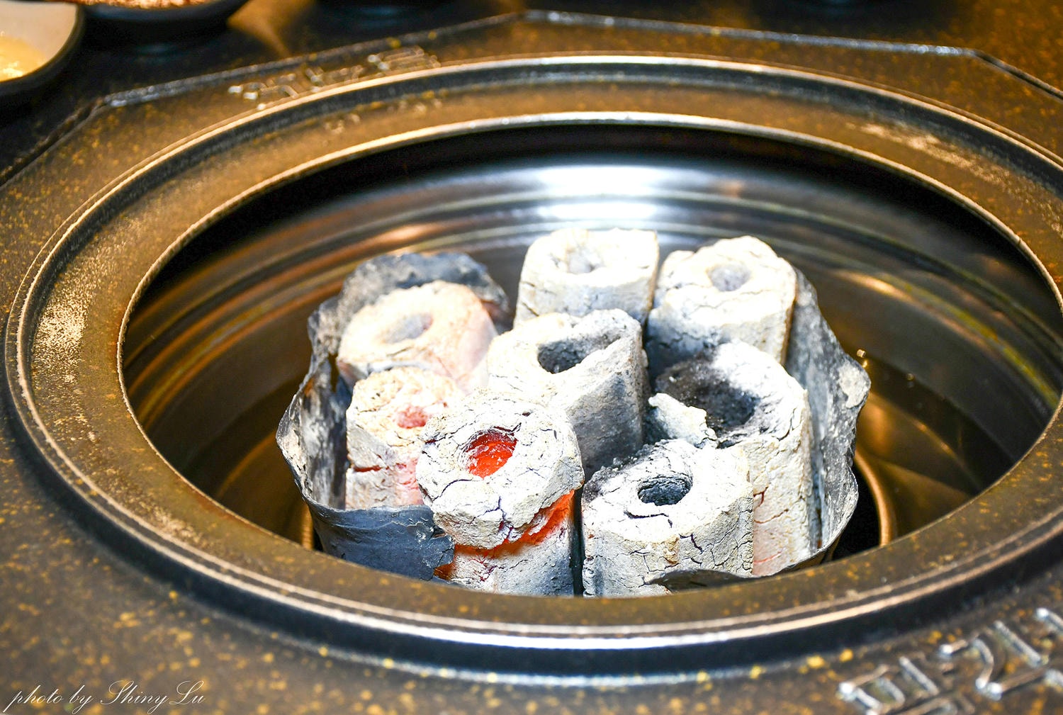 南屯韓式料理｜八角道韓國炭火烤肉｜正宗炭火燒肉必吃（菜單/訂位攻略）