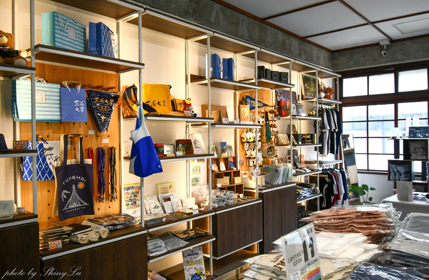 Luce Shop & Cafe’ 路思義校企，隱身東海大學裡，一甲子老郵局變身為復古咖啡廳