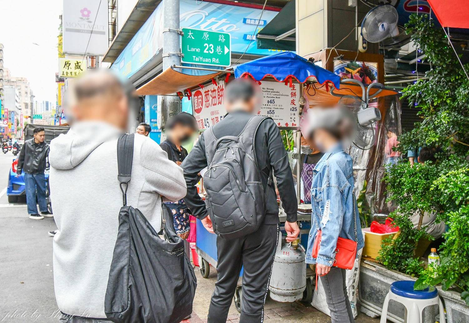 黃福龍脆皮蔥油餅│咬下去會有咔滋聲│台北車站太原路美食