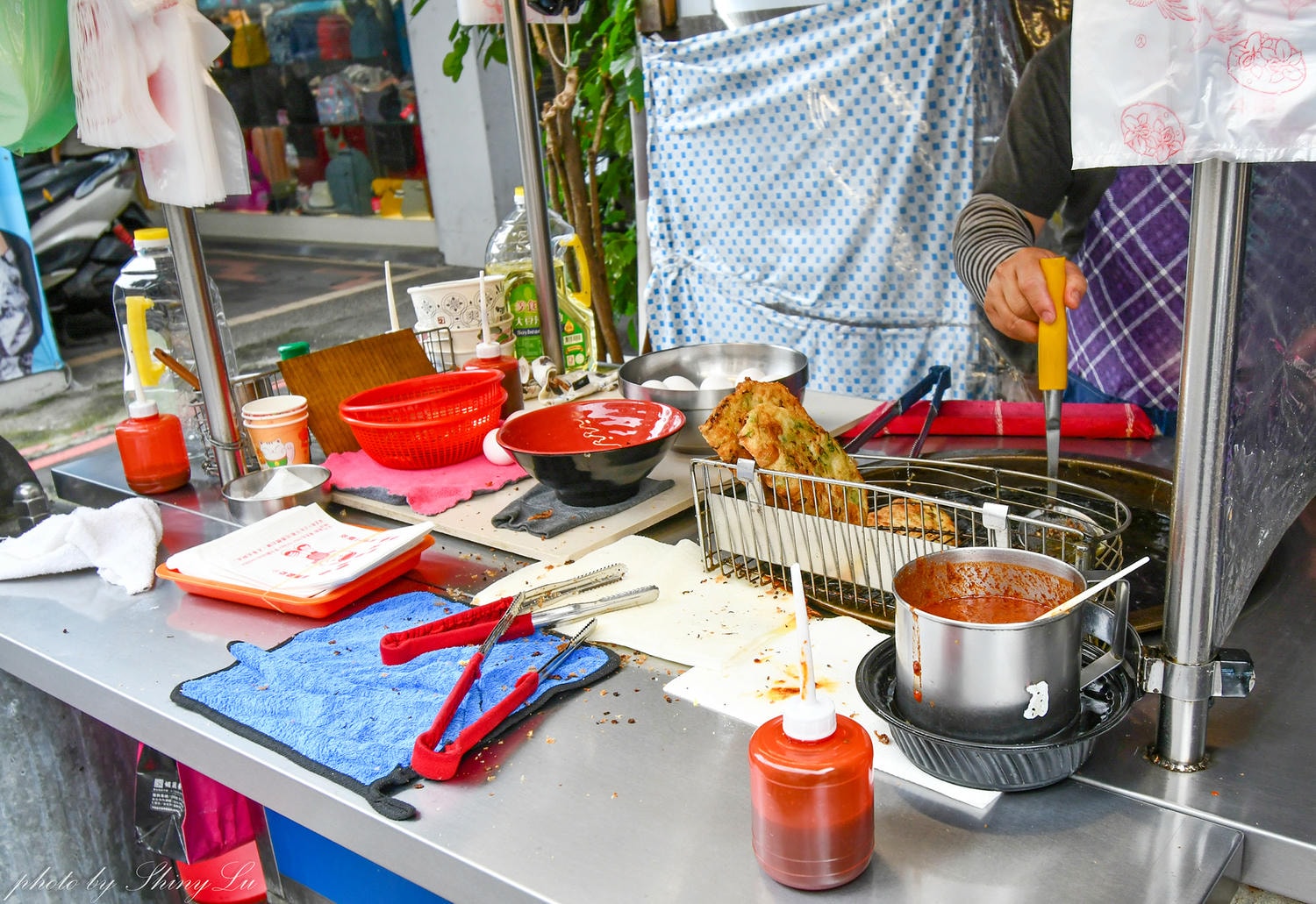 黃福龍脆皮蔥油餅│咬下去會有咔滋聲│台北車站太原路美食