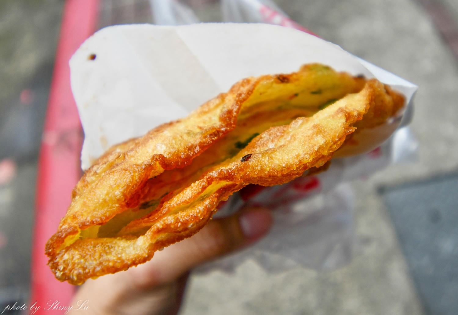 黃福龍脆皮蔥油餅│咬下去會有咔滋聲│台北車站太原路美食