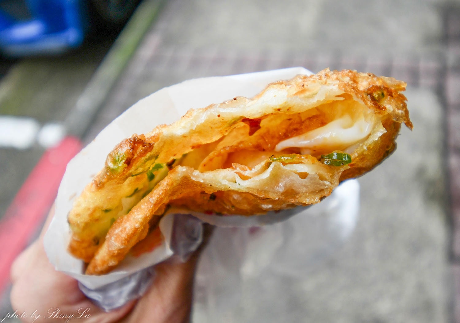 黃福龍脆皮蔥油餅│咬下去會有咔滋聲│台北車站太原路美食