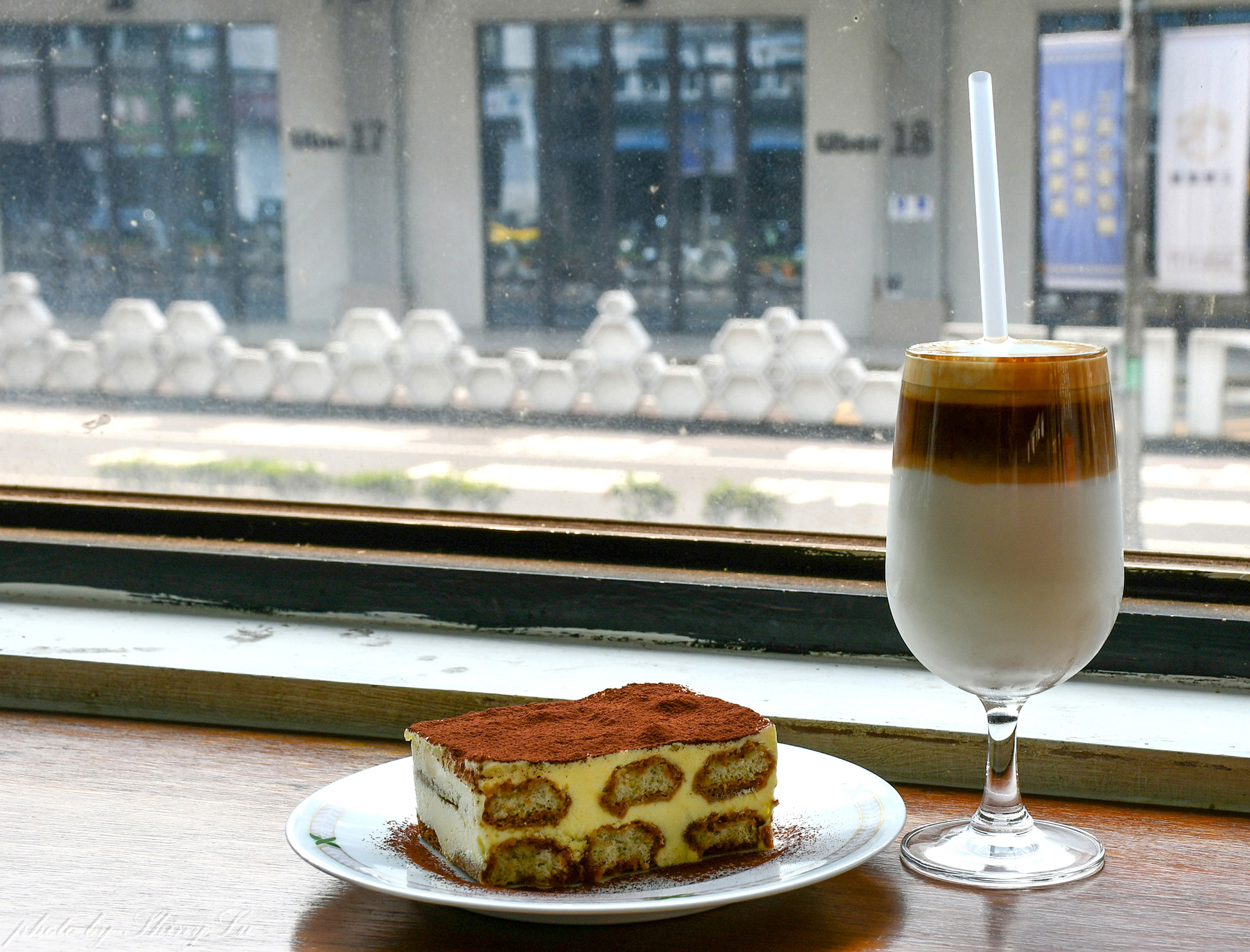 LOKA CAFE│隱身在老公寓二樓│懷舊氛圍歲月感│基隆港口咖啡廳推薦