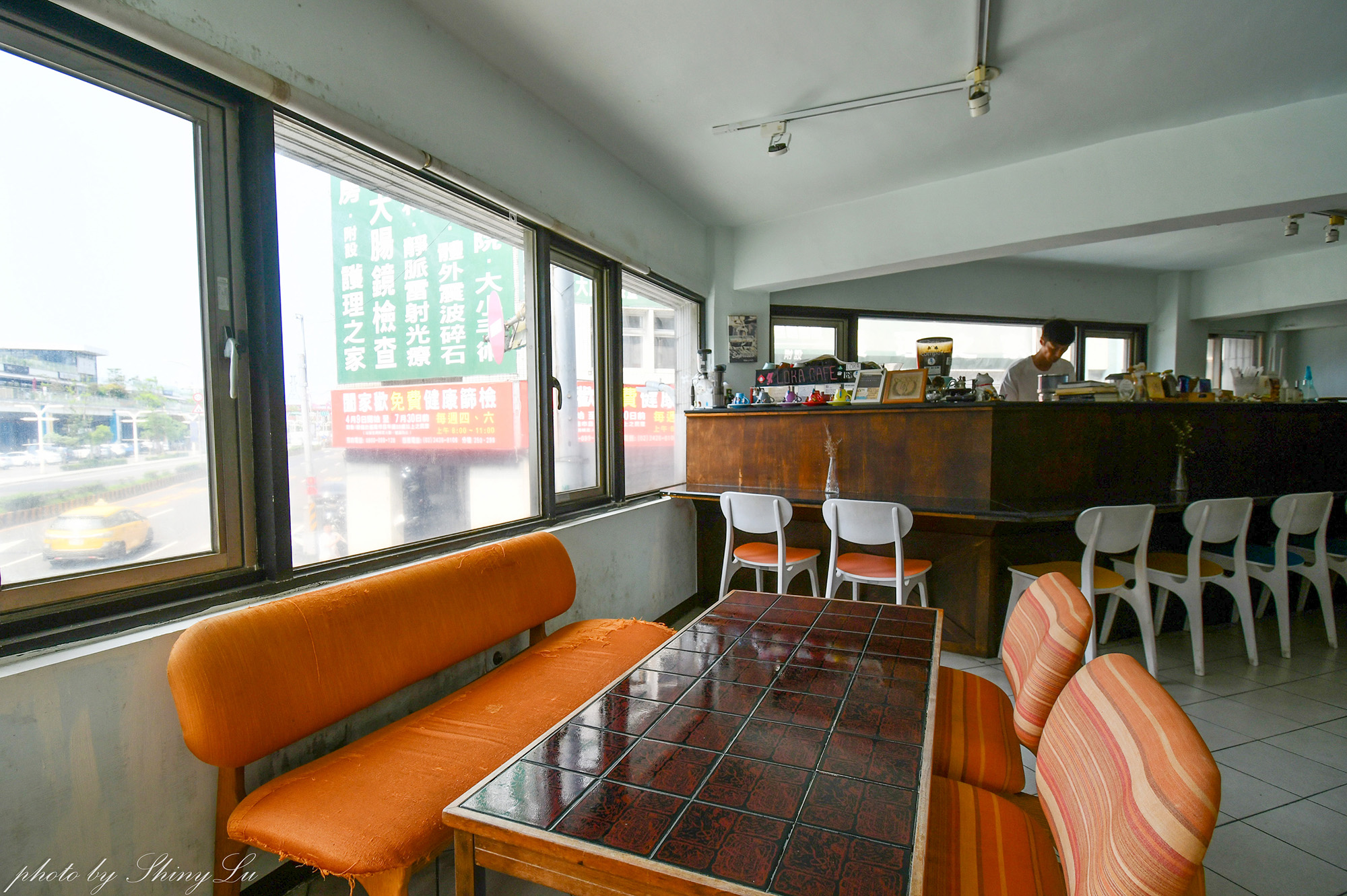 LOKA CAFE│隱身在老公寓二樓│懷舊氛圍歲月感│基隆港口咖啡廳推薦