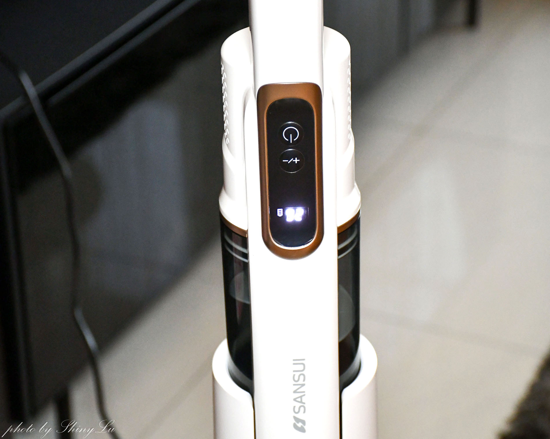 SANSUI山水小白淨無線手持吸塵器好用嗎?充電同時還能自動打包垃圾 - 第9張圖 SANSUI山水小白淨無線手持吸塵器好用嗎?充電同時還能自動打包垃圾