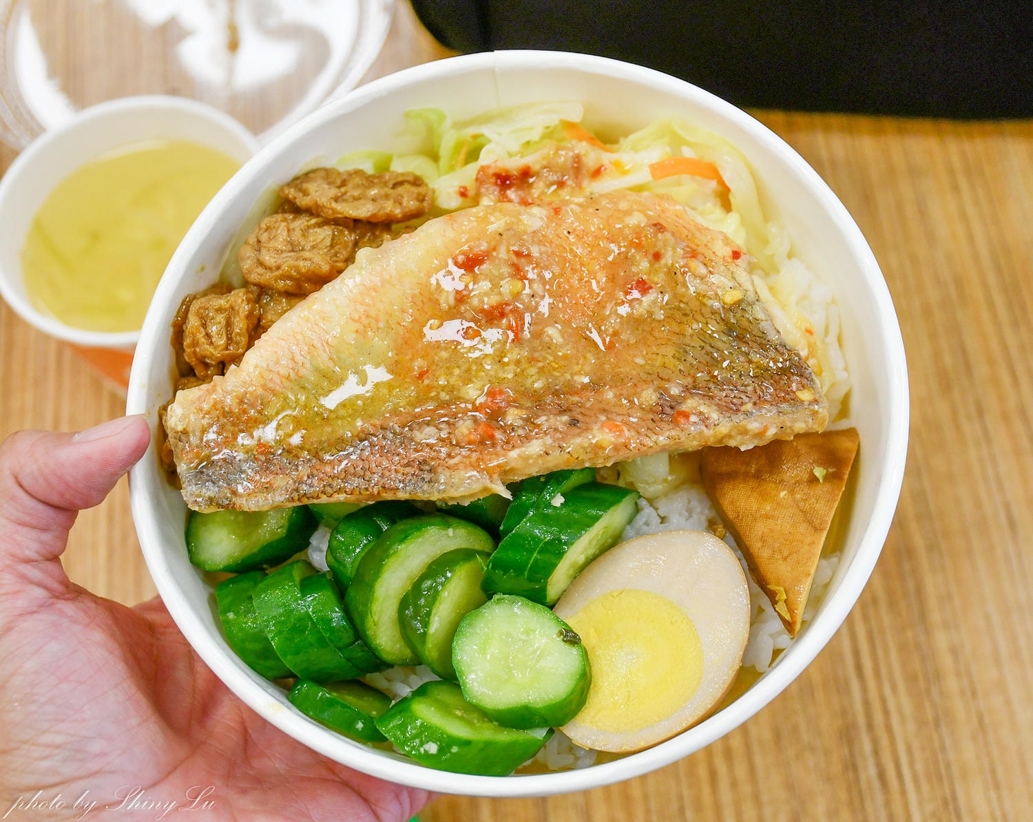 大稻埕便當推薦│悟饕池上飯包台北東陽店│蒜蒜紅石斑飯包