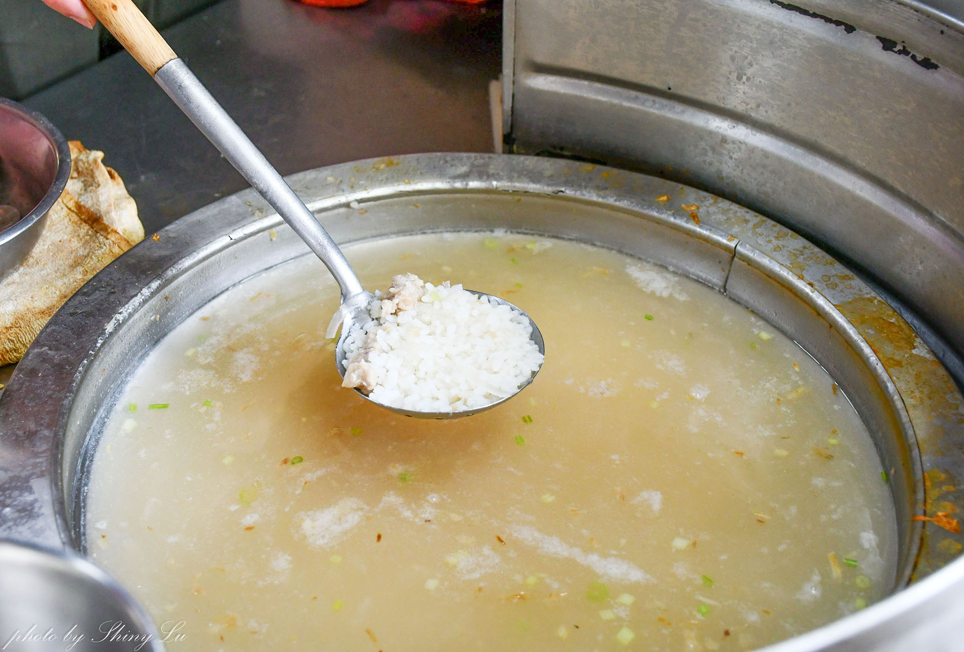 大稻埕慈聖宮美食街│葉家肉粥│超過40年傳承四代老店 - 第7張圖 大稻埕慈聖宮美食街│葉家肉粥│超過40年傳承四代老店