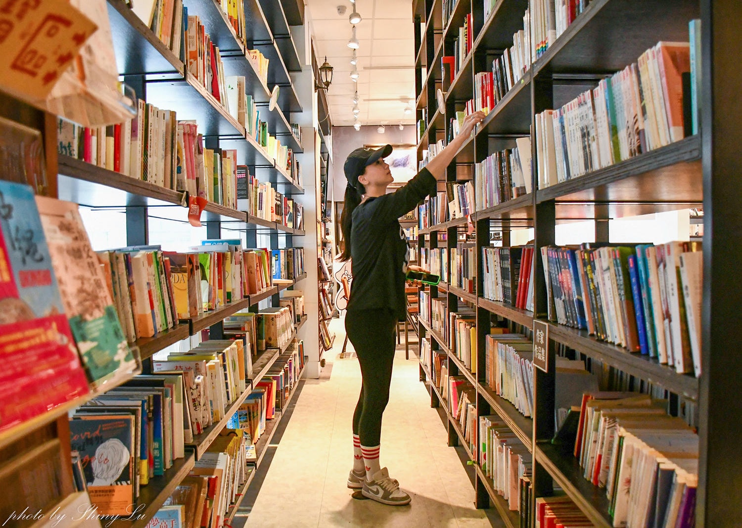 萬華咖啡廳不限時【時報本鋪書店】免費看書,還有免費插座可使用 - 第3張圖 萬華咖啡廳不限時【時報本鋪書店】免費看書,還有免費插座可使用